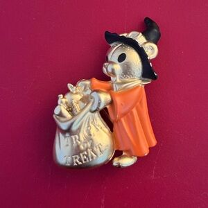 vintage brooch Halloween